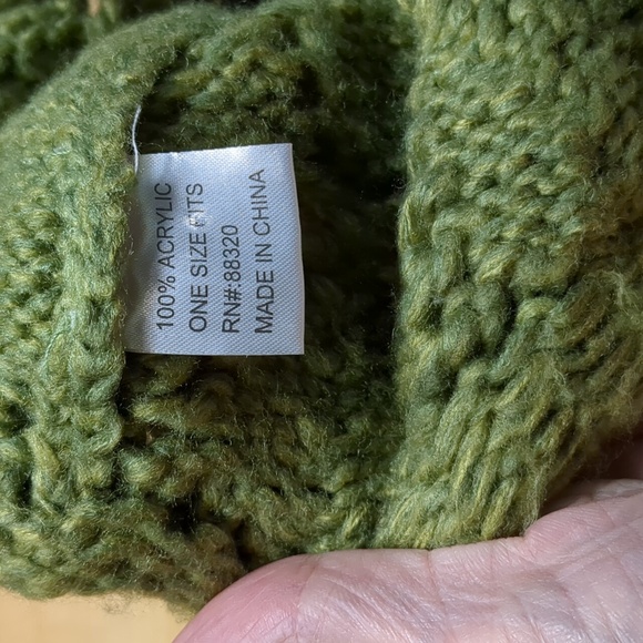 Knit beanie hat Women's boutique green OSFM - Picture 3 of 3